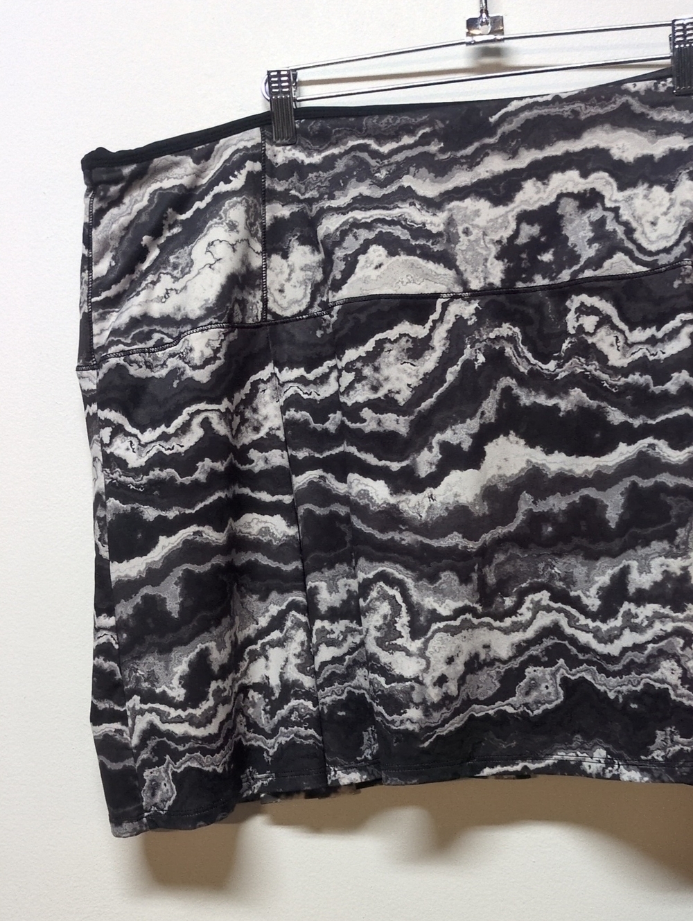 Reel Legends Golf Skort Elastic Waist Black White Marble Print, Size 2XL - Picture 2 of 9
